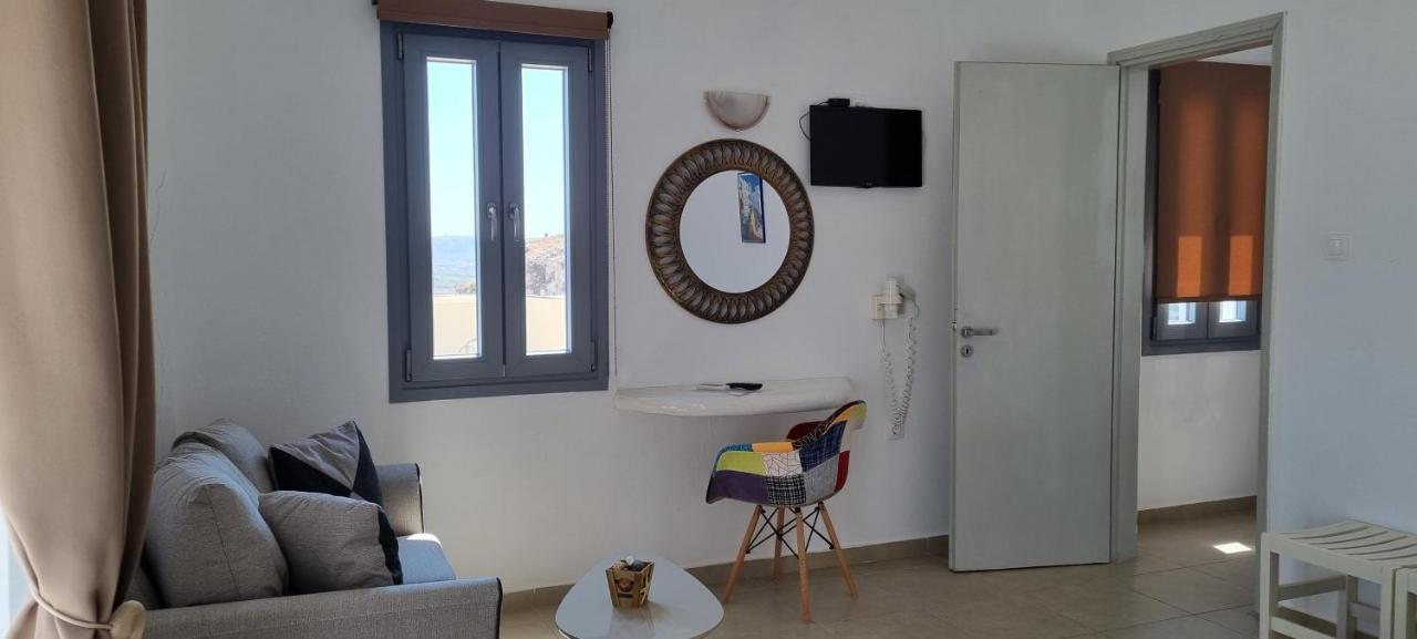 Thira's Dolphin Appart hôtel 3*